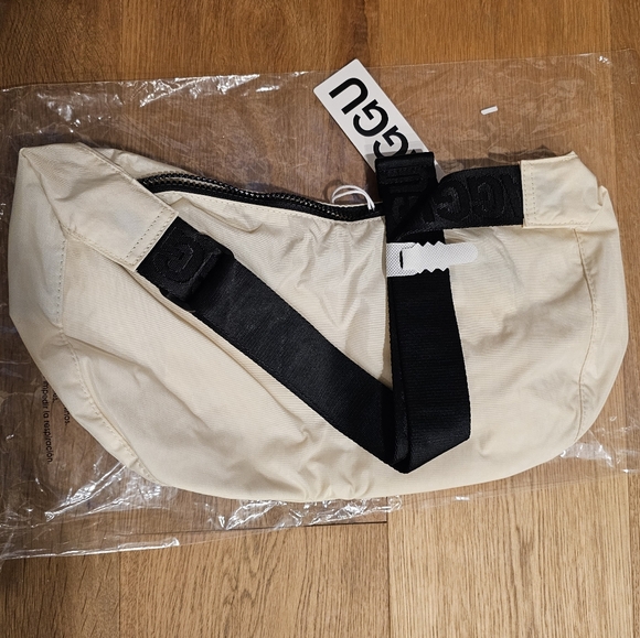NWT BAGGU Medium Nylon Crescent Bag Ivory - Picture 3 of 3